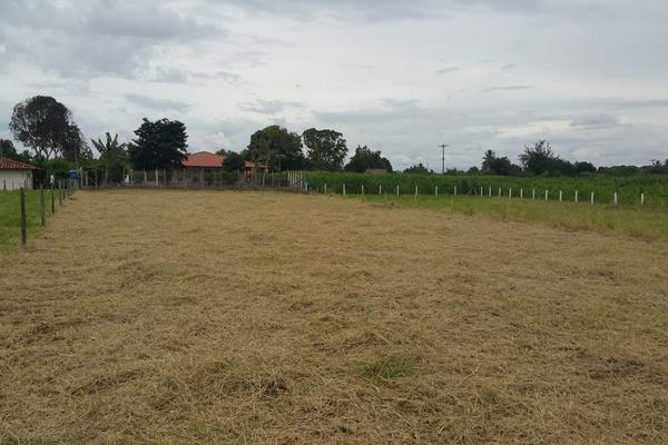 LA VICTORIA, SE VENDE HERMOSA FINCA A PUERTA CERRADA