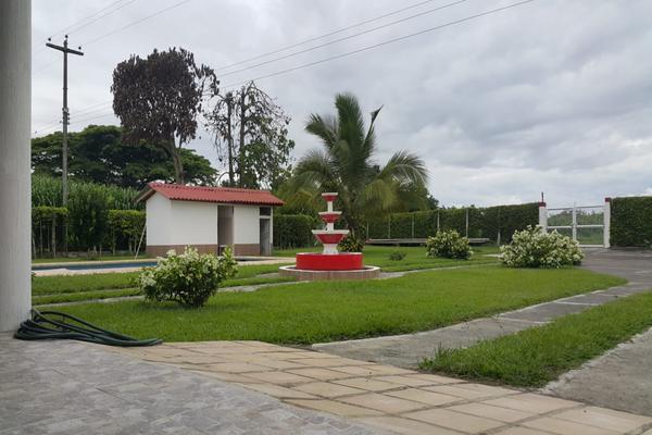 LA VICTORIA, SE VENDE HERMOSA FINCA A PUERTA CERRADA