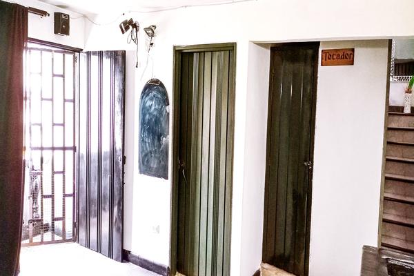 DOCE DE OCTUBRE, SE VENDE PROPIEDAD UNIFAMILIAR DE 3 NIVELES