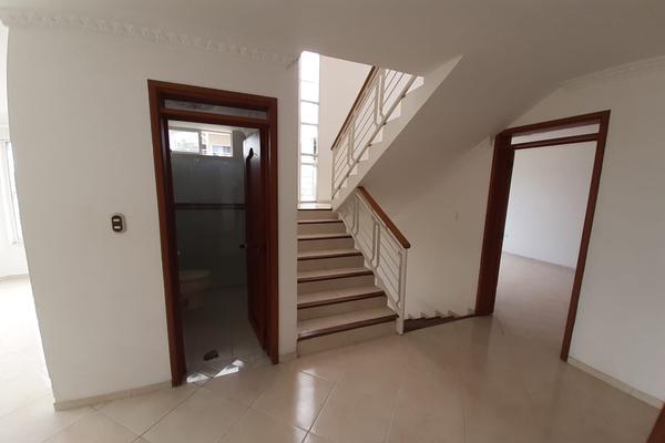 NUEVO PRINCIPE, SE VENDE CASA UNIFAMILIAR