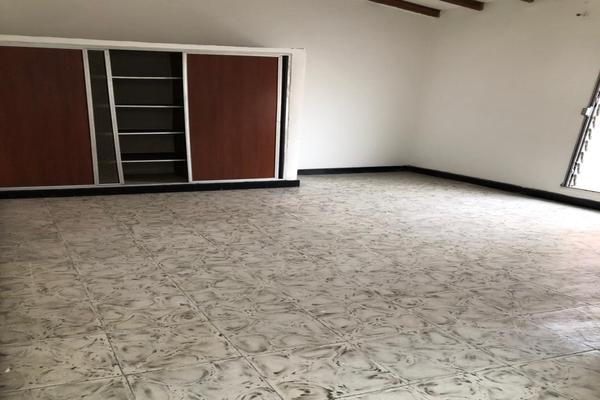 VICTORIA, SE VENDE CASA BIFAMILIAR