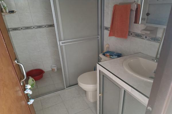 VICTORIA, SE VENDE CASA BIFAMILIAR
