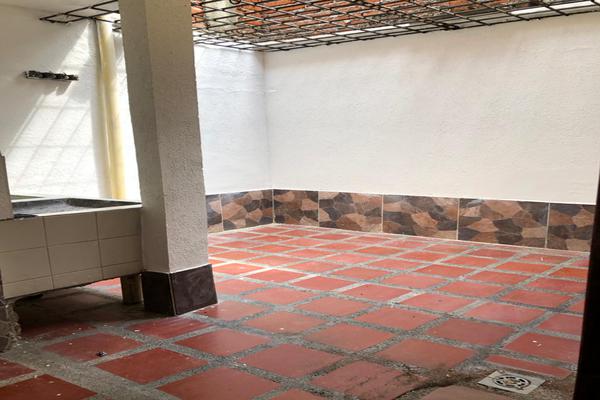 VICTORIA, SE VENDE CASA BIFAMILIAR
