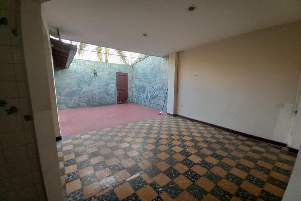 SE VENDE GRAN CASA COMERCIAL EN EL BARRIO SALESIANOS