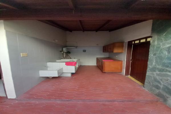 SE VENDE GRAN CASA COMERCIAL EN EL BARRIO SALESIANOS