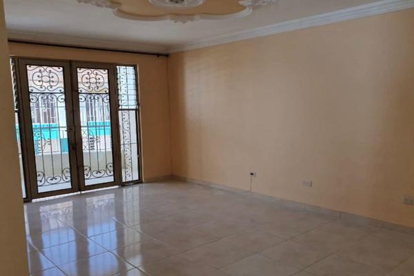 EL LAGUITO, SE VENDE HERMOSA CASA UNIFAMILIAR