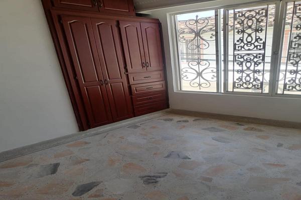 FÁTIMA, SE VENDE CASA BIFAMILIAR