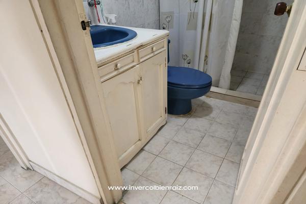 SE VENDE CASA UNIFAMILIAR ESQUINERA EN EL ALVERNIA