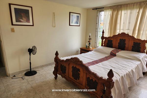 SE VENDE CASA UNIFAMILIAR ESQUINERA EN EL ALVERNIA