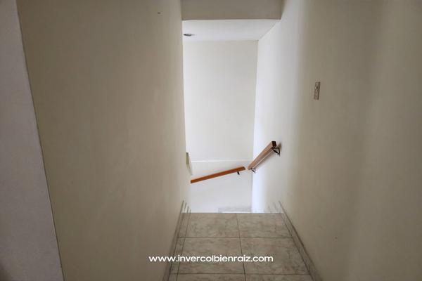 SE VENDE CASA UNIFAMILIAR ESQUINERA EN EL ALVERNIA
