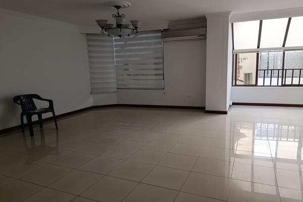 SE VENDE APARTAMENTO TIPO PENTHOUSE SEGUNDO PISO, BARRIO ALVERNIA